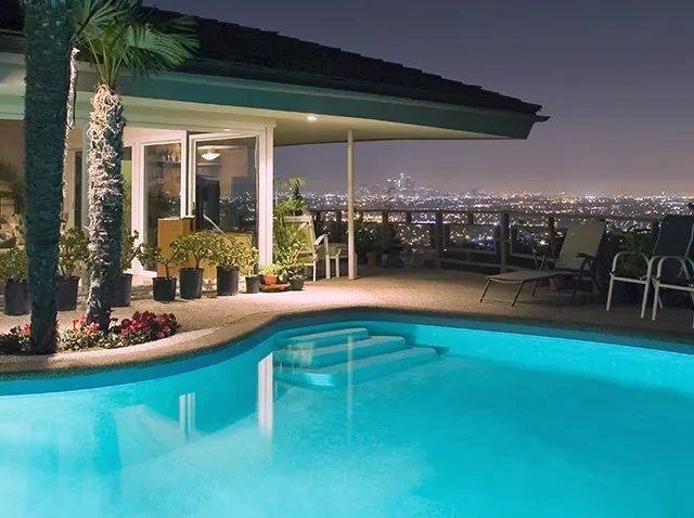 Impeccable swimming pool