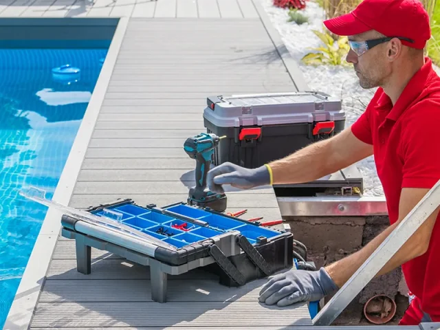 pool leak detection service man