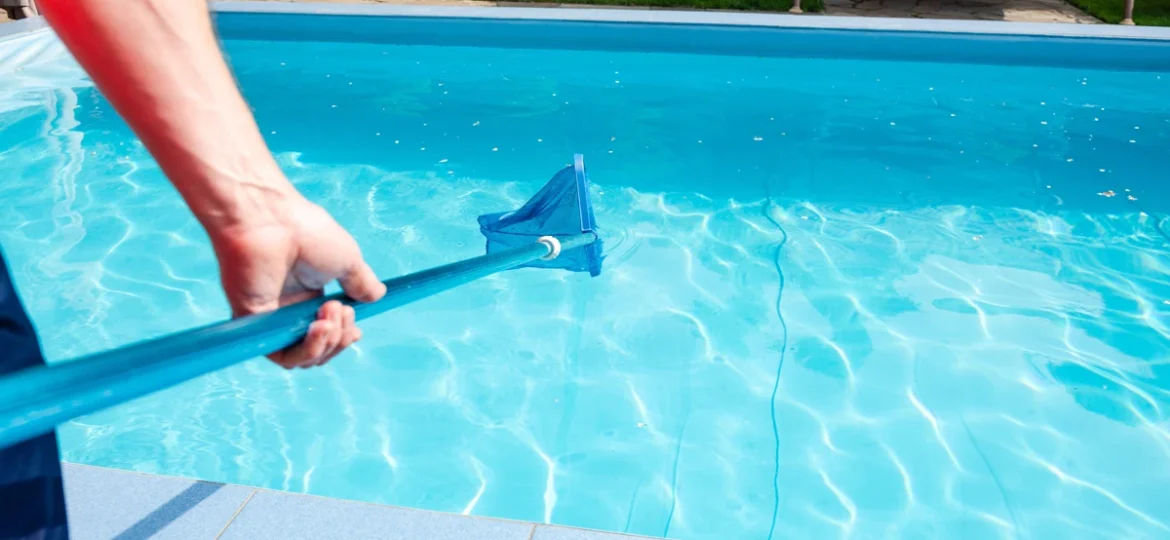 Pool service by swimming pool maintenance company