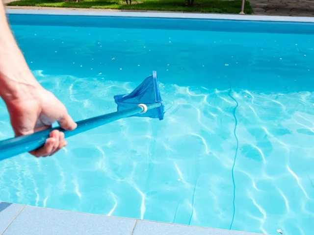 Pool service by swimming pool maintenance company