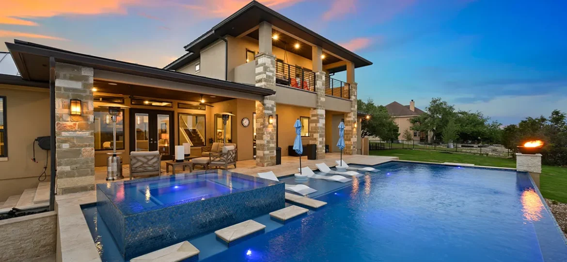 Pool Renovation Services Transform an Outdated Pool into a Luxury Space